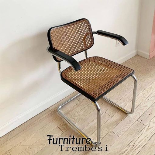 Kursi Cesca Berlengan Desain Minimalis Kombinasi Rotan Alami FT-100