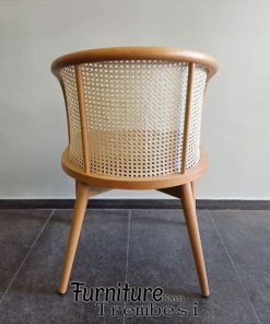 Kursi Makan Minimalis Modern Kain Kulit Sadle Brown FT-98.2