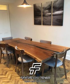 Meja Kayu Solid Sisi Alami Epoxy Black Furniture Kayu Trembesi FT-164