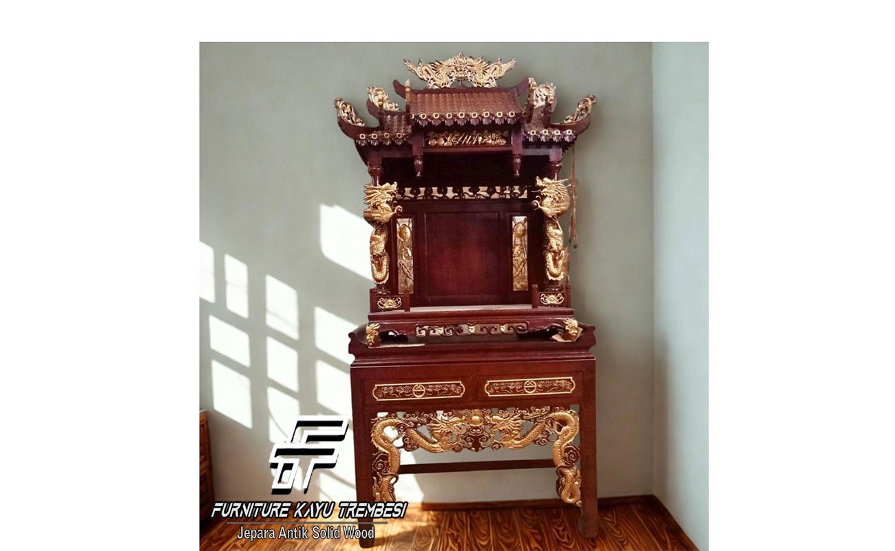 Meja Altar Ukir Naga