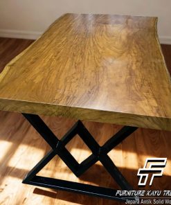 Meja Kayu Solid