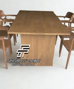 Meja Makan Solid